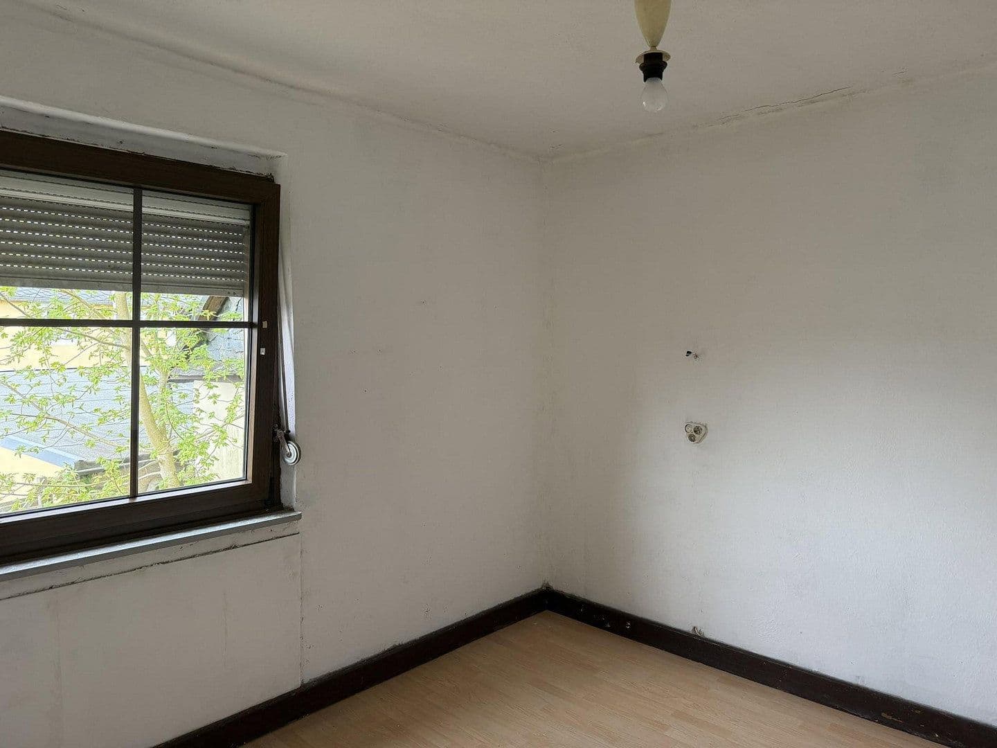 Prodej domu 95 m², pozemek 1.024 m², Morbach, Porýní-Falc Prodej domu 95 m², pozemek 1.024 m², Morbach, Porýní-Falc
