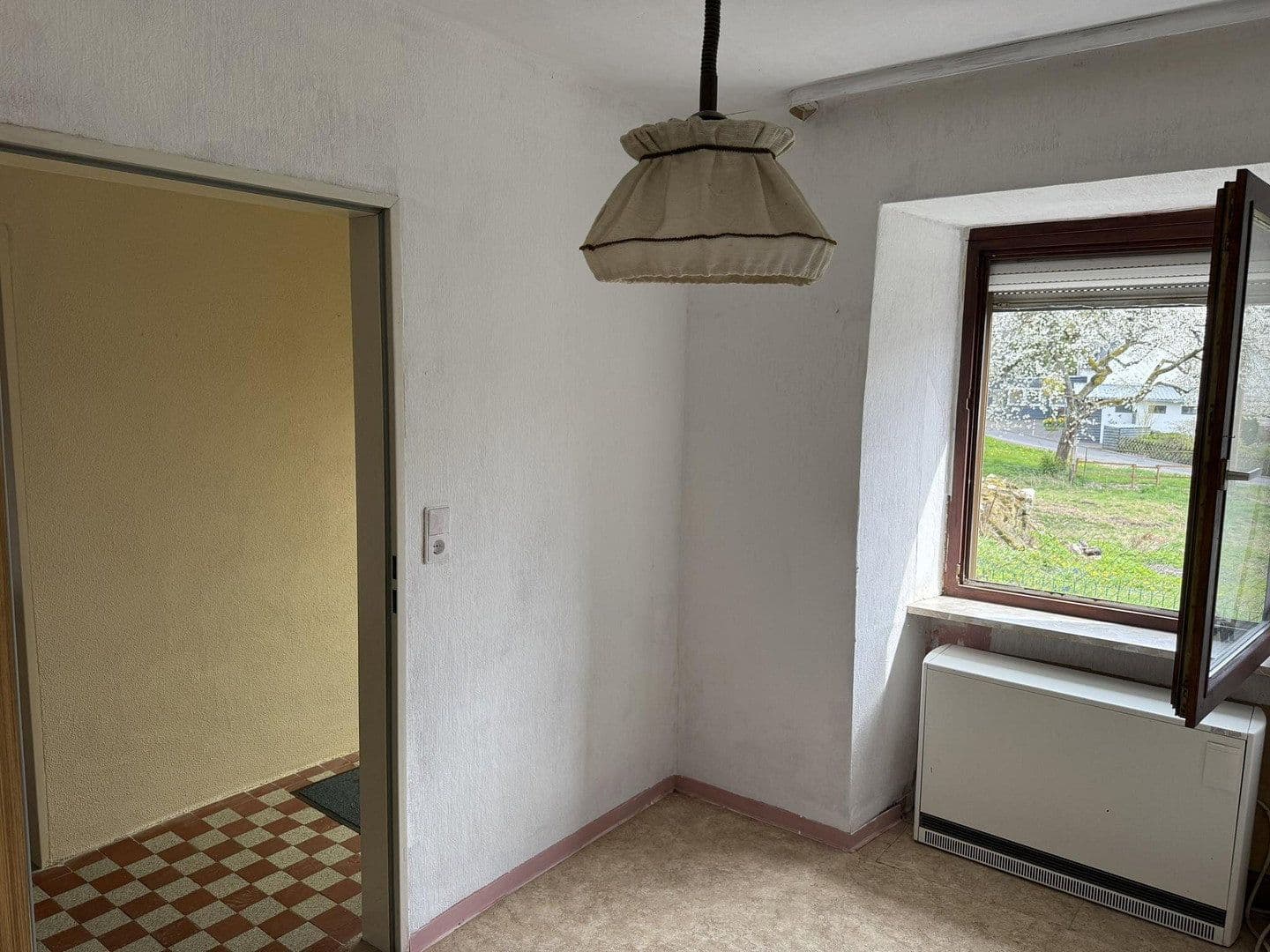 Prodej domu 95 m², pozemek 1.024 m², Morbach, Porýní-Falc Prodej domu 95 m², pozemek 1.024 m², Morbach, Porýní-Falc
