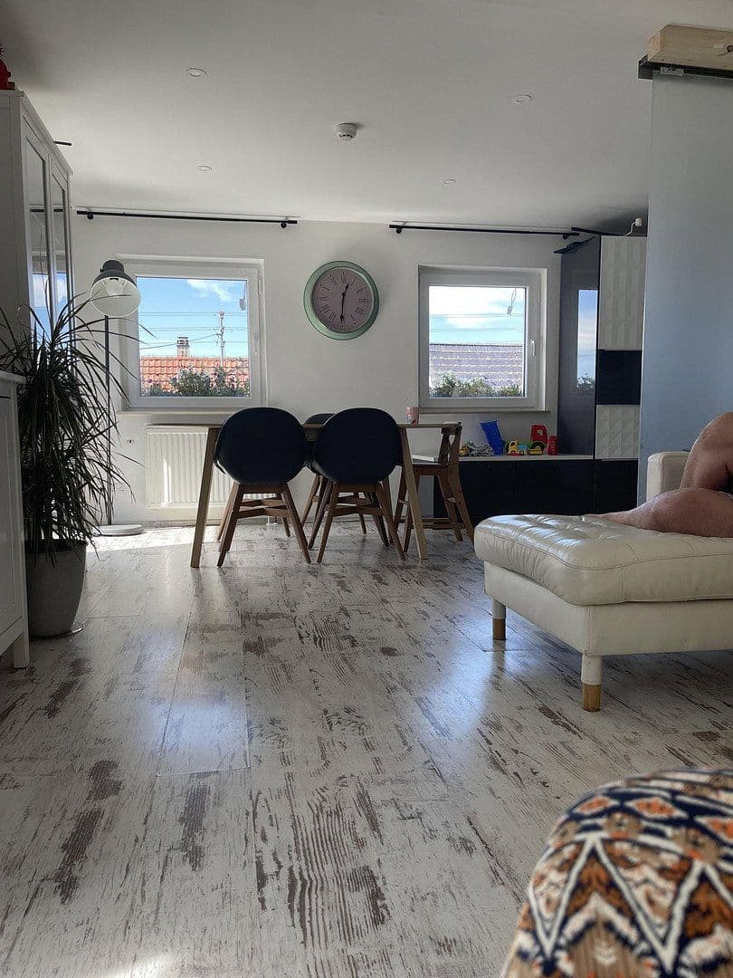 Pronájem domu 140 m², pozemek 555 m², Backnang, Bádensko-Württembersko Pronájem domu 140 m², pozemek 555 m², Backnang, Bádensko-Württembersko