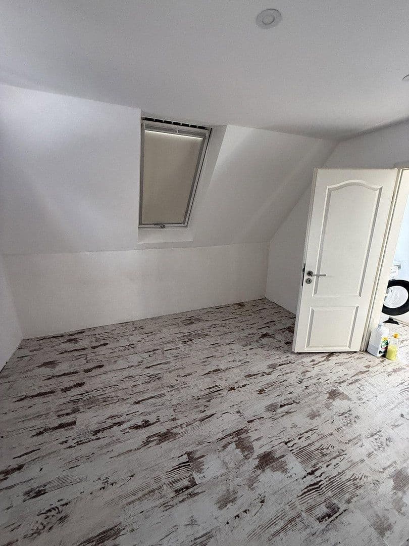 Pronájem domu 140 m², pozemek 555 m², Backnang, Bádensko-Württembersko Pronájem domu 140 m², pozemek 555 m², Backnang, Bádensko-Württembersko