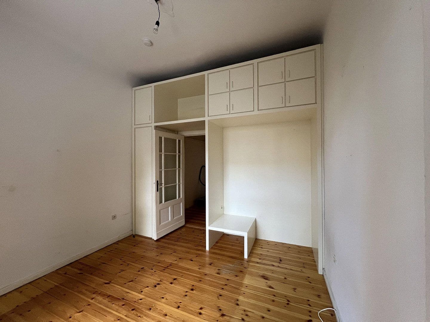 Prodej bytu 4+1 112 m², Berlin, Berlín Prodej bytu 4+1 112 m², Berlin, Berlín