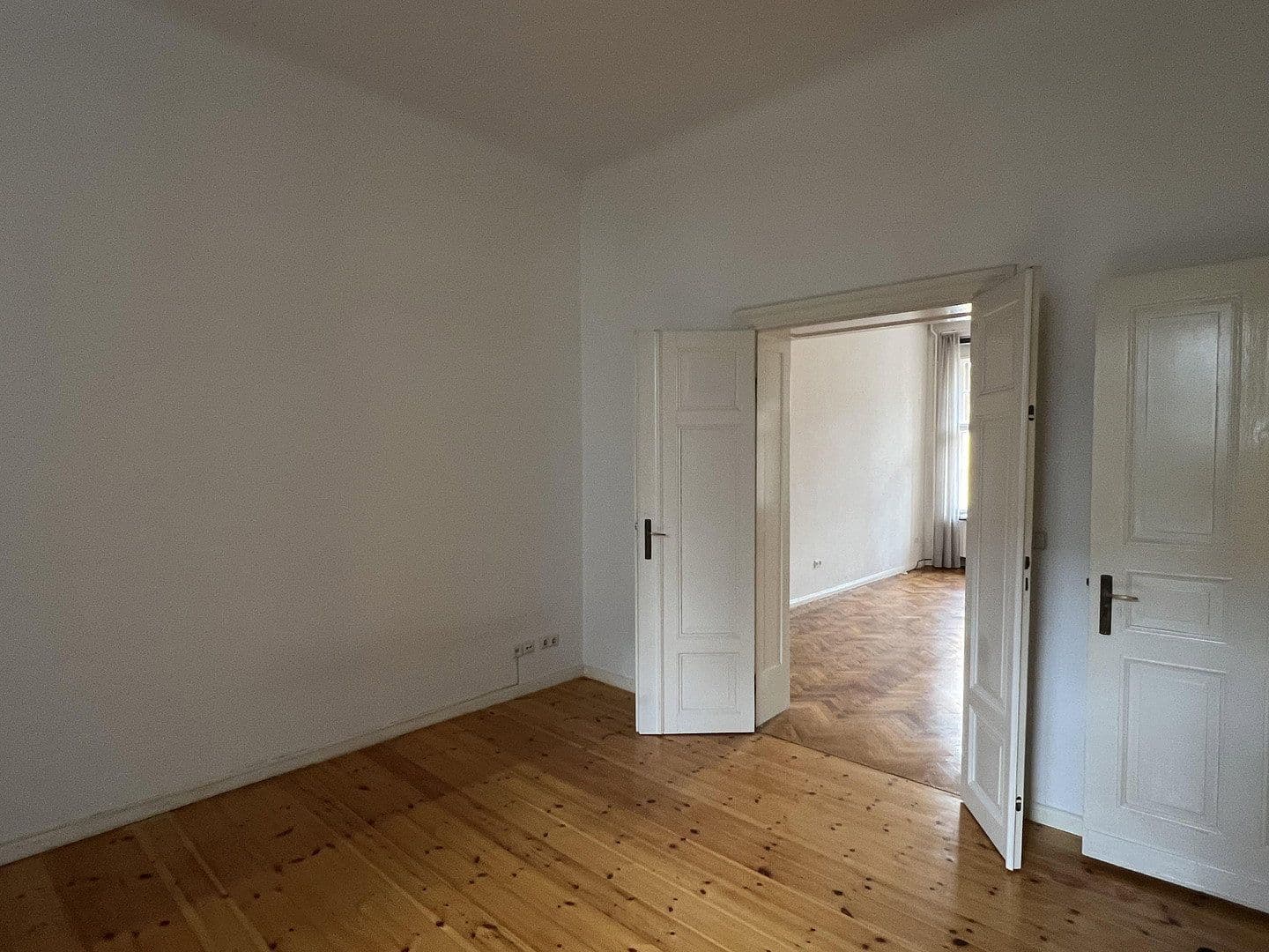 Prodej bytu 4+1 112 m², Berlin, Berlín Prodej bytu 4+1 112 m², Berlin, Berlín