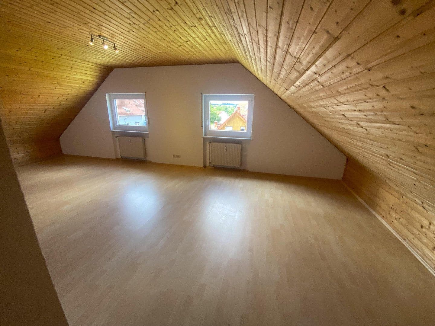 Pronájem domu 170 m², pozemek 265 m², Neidenstein, Bádensko-Württembersko Pronájem domu 170 m², pozemek 265 m², Neidenstein, Bádensko-Württembersko