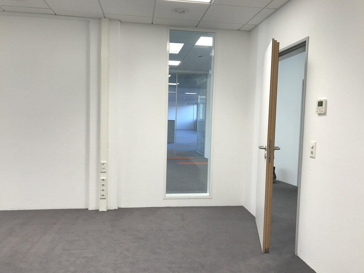 Pronájem kanceláře 472 m², Sindelfingen, Bádensko-Württembersko Pronájem kanceláře 472 m², Sindelfingen, Bádensko-Württembersko