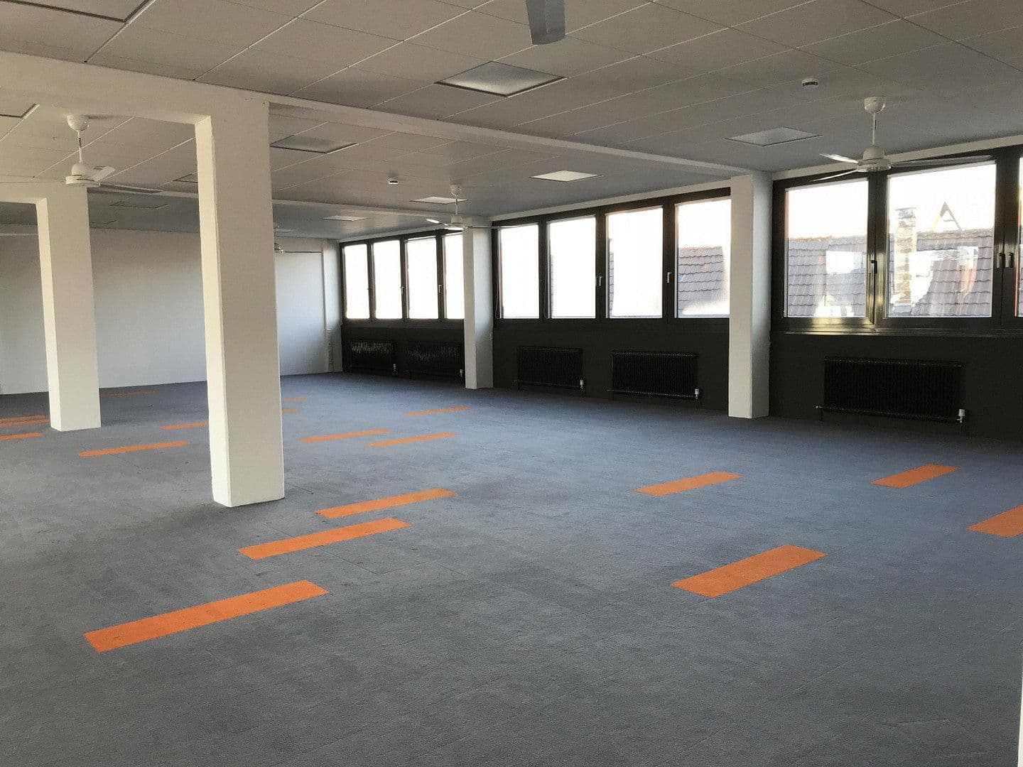 Pronájem kanceláře 472 m², Sindelfingen, Bádensko-Württembersko Pronájem kanceláře 472 m², Sindelfingen, Bádensko-Württembersko