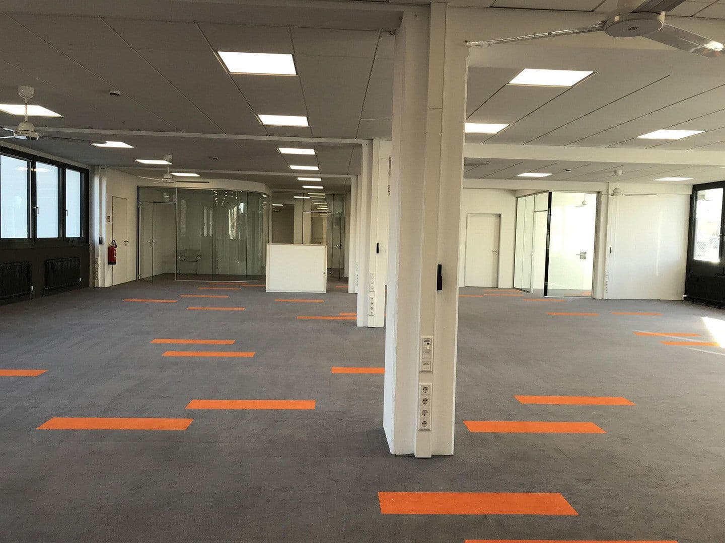 Pronájem kanceláře 472 m², Sindelfingen, Bádensko-Württembersko Pronájem kanceláře 472 m², Sindelfingen, Bádensko-Württembersko
