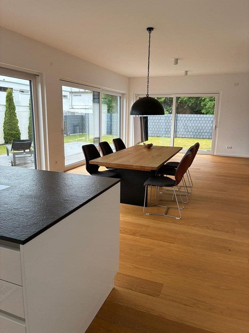 Prodej domu 188 m², pozemek 500 m², Neusäß, Bavorsko Prodej domu 188 m², pozemek 500 m², Neusäß, Bavorsko