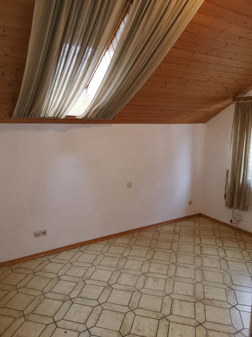 Prodej domu 232 m², pozemek 280 m², Weißhoferstr. 46, Bretten, Bádensko-Württembersko Prodej domu 232 m², pozemek 280 m², Weißhoferstr. 46, Bretten, Bádensko-Württembersko