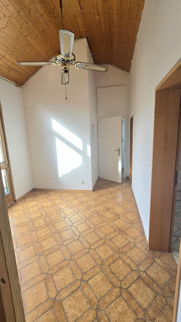 Prodej domu 232 m², pozemek 280 m², Weißhoferstr. 46, Bretten, Bádensko-Württembersko Prodej domu 232 m², pozemek 280 m², Weißhoferstr. 46, Bretten, Bádensko-Württembersko