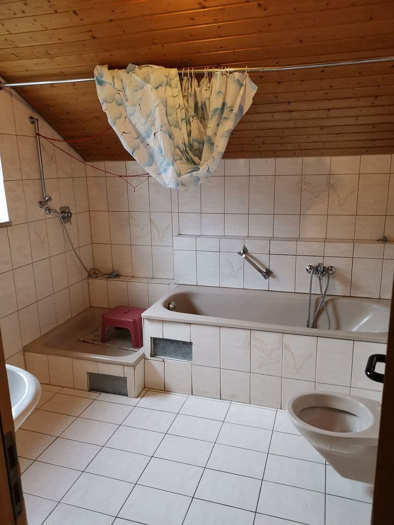 Prodej domu 232 m², pozemek 280 m², Weißhoferstr. 46, Bretten, Bádensko-Württembersko Prodej domu 232 m², pozemek 280 m², Weißhoferstr. 46, Bretten, Bádensko-Württembersko