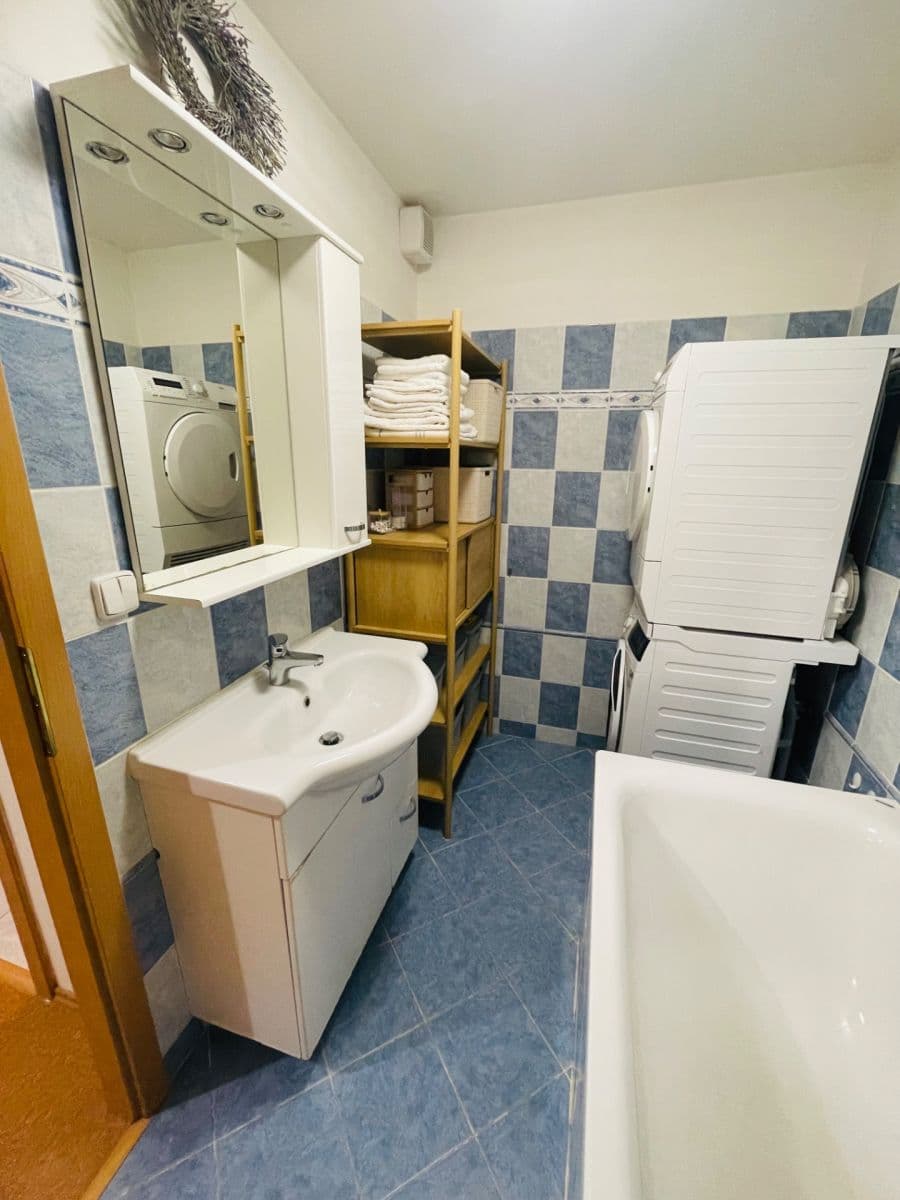 Prodej bytu 2+kk 60 m², Nad Jihlávkou, Jihlava, Kraj Vysočina Prodej bytu 2+kk 60 m², Nad Jihlávkou, Jihlava, Kraj Vysočina