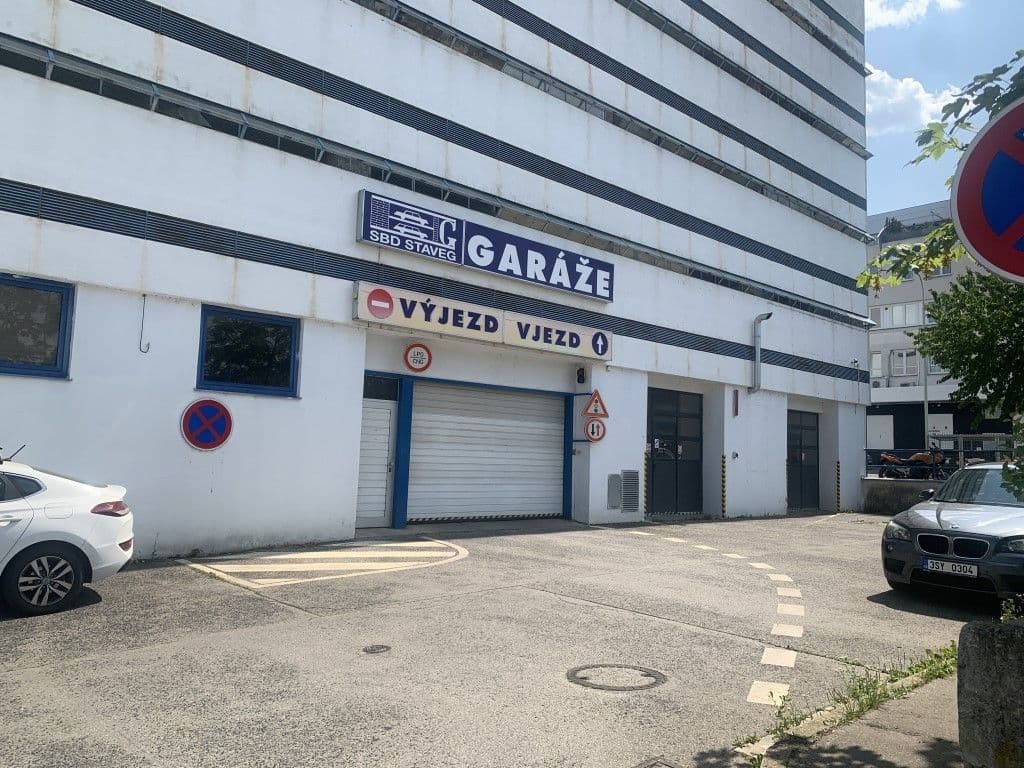 Pronájem garáže 18 m², Holušická, Praha, Praha Pronájem garáže 18 m², Holušická, Praha, Praha