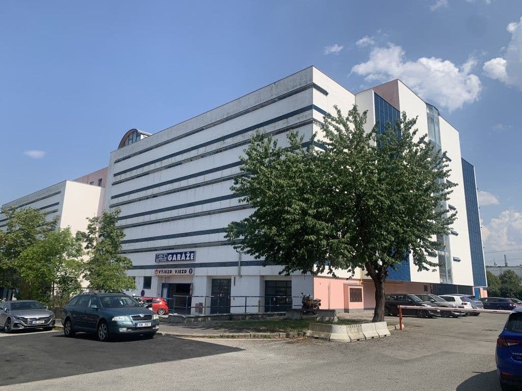 Pronájem garáže 18 m², Holušická, Praha, Praha Pronájem garáže 18 m², Holušická, Praha, Praha