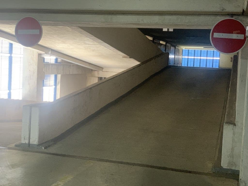 Pronájem garáže 18 m², Holušická, Praha, Praha Pronájem garáže 18 m², Holušická, Praha, Praha
