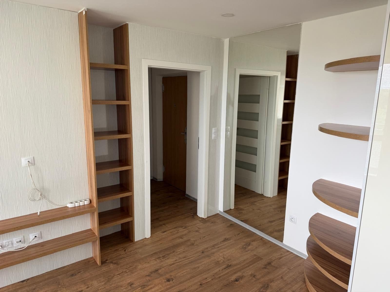 Pronájem bytu 1+kk 36 m², Bělehradská, Pardubice, Pardubický kraj Pronájem bytu 1+kk 36 m², Bělehradská, Pardubice, Pardubický kraj