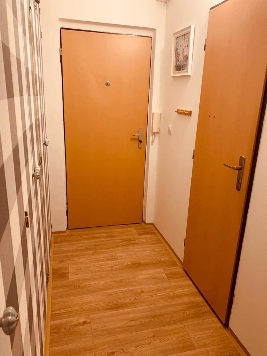 Prodej bytu 1+kk 38 m², Ostravská, Kladno, Středočeský kraj Prodej bytu 1+kk 38 m², Ostravská, Kladno, Středočeský kraj