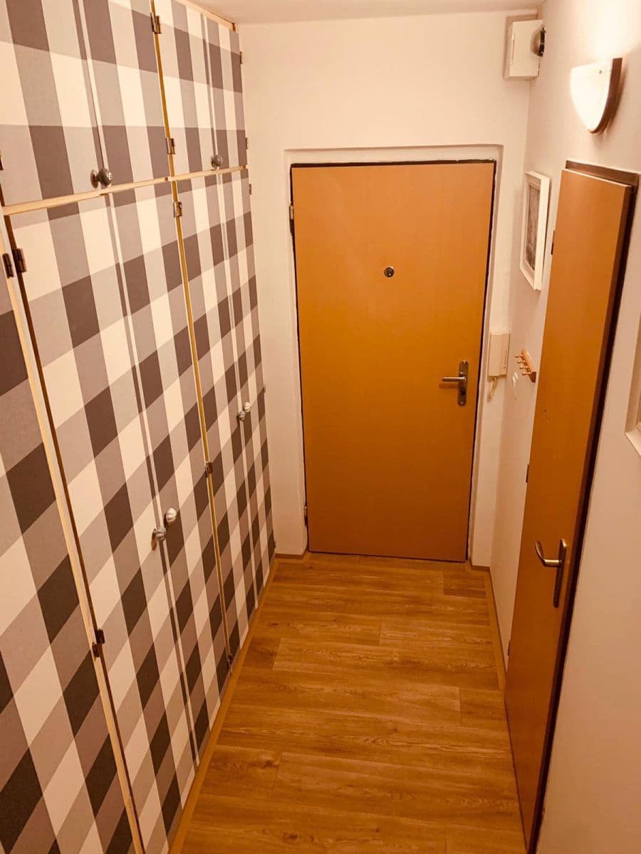 Prodej bytu 1+kk 38 m², Ostravská, Kladno, Středočeský kraj Prodej bytu 1+kk 38 m², Ostravská, Kladno, Středočeský kraj