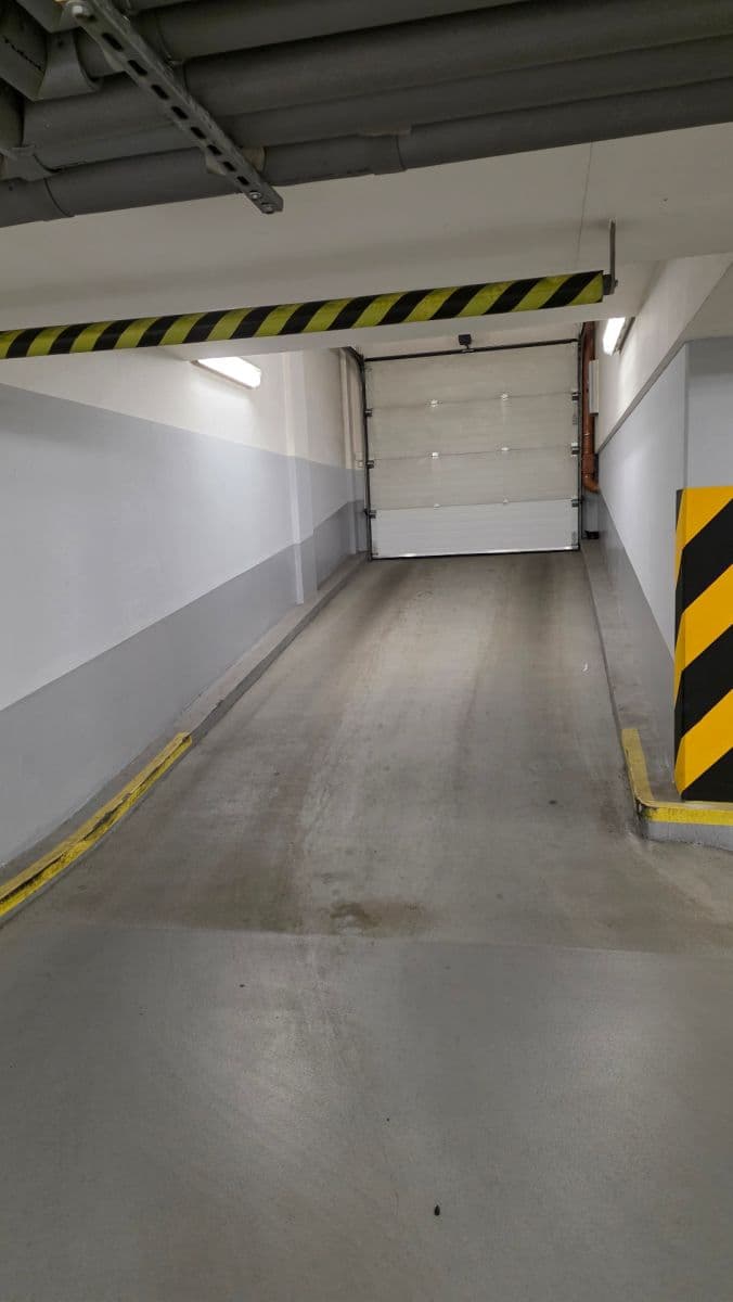 Pronájem garáže 14 m², Praha, Praha Pronájem garáže 14 m², Praha, Praha