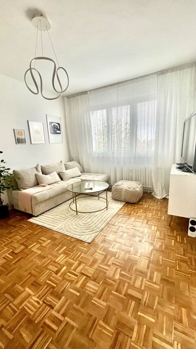 Prodej bytu 2+1 59 m², Jiráskova, Lužec nad Vltavou, Středočeský kraj Prodej bytu 2+1 59 m², Jiráskova, Lužec nad Vltavou, Středočeský kraj