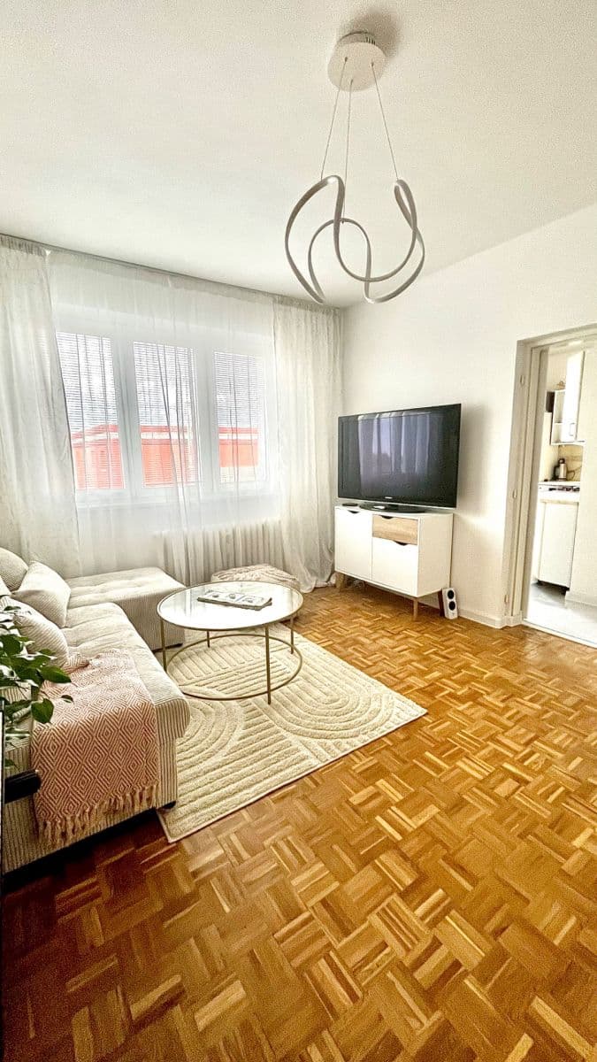 Prodej bytu 2+1 59 m², Jiráskova, Lužec nad Vltavou, Středočeský kraj Prodej bytu 2+1 59 m², Jiráskova, Lužec nad Vltavou, Středočeský kraj