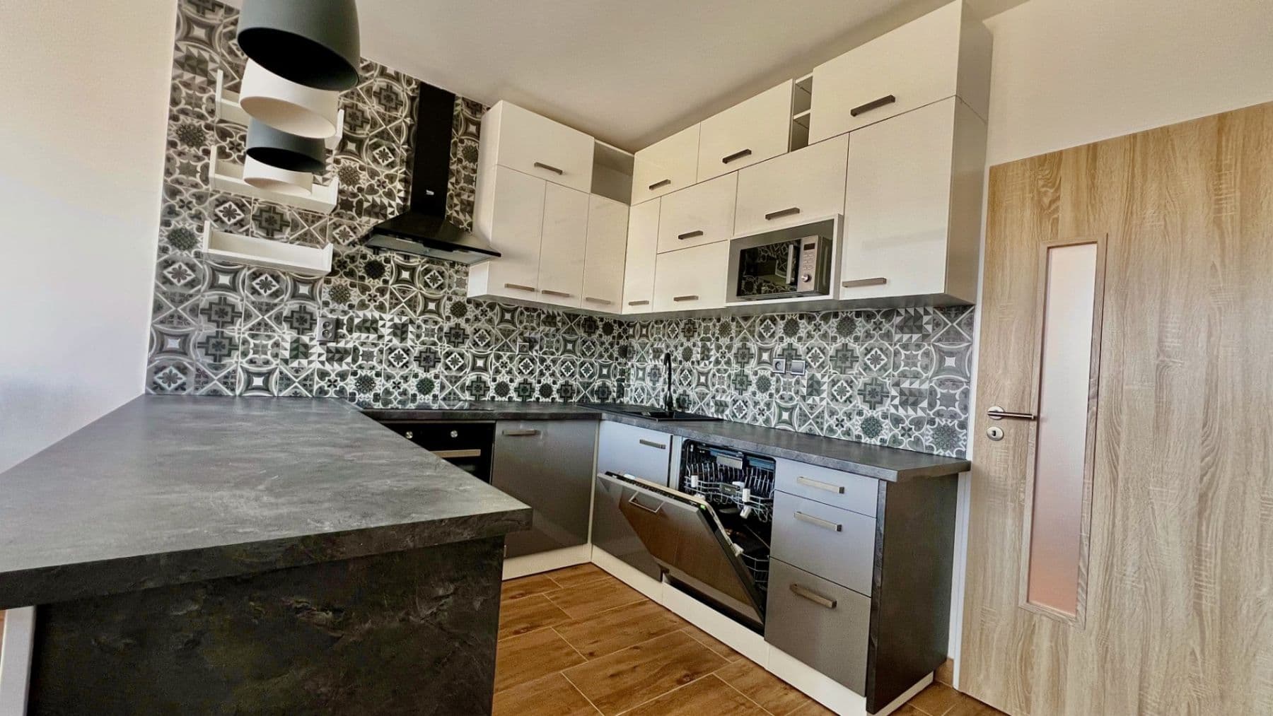Pronájem bytu 4+kk 125 m², Kounice, Středočeský kraj Pronájem bytu 4+kk 125 m², Kounice, Středočeský kraj