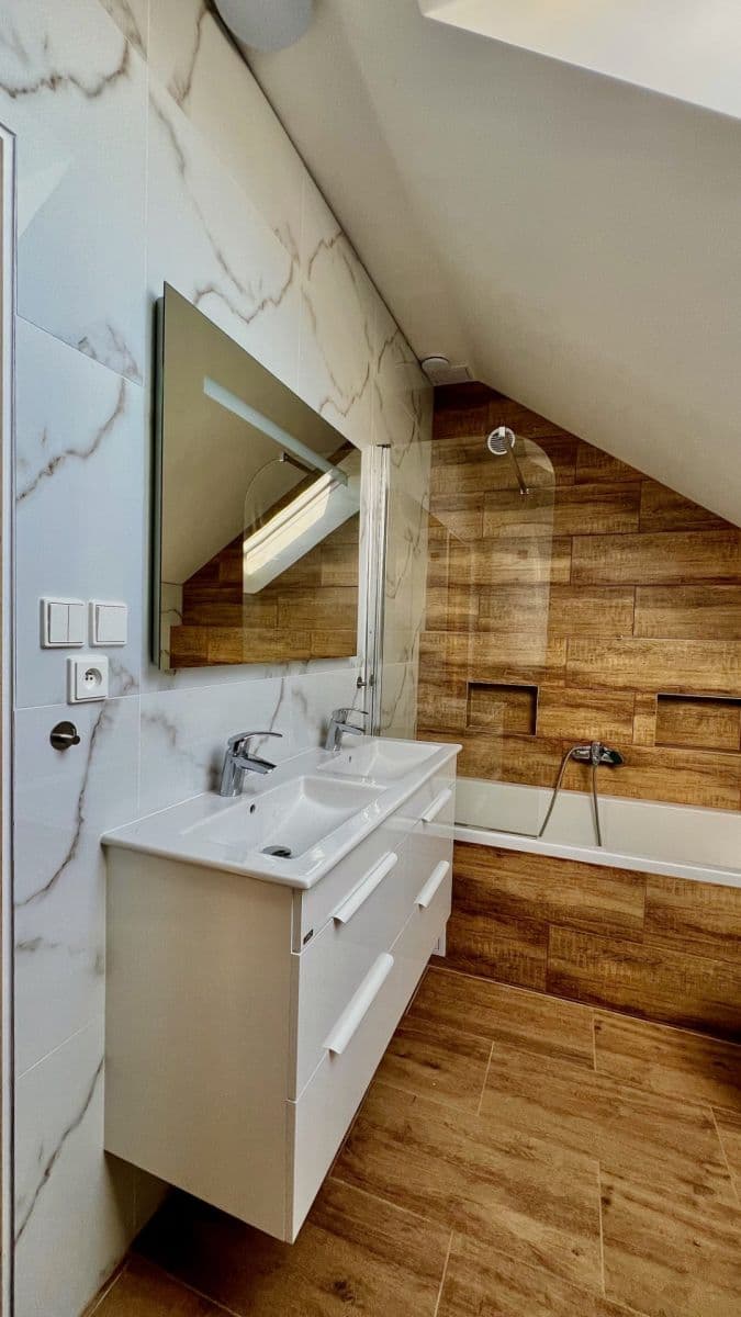 Pronájem bytu 4+kk 125 m², Kounice, Středočeský kraj Pronájem bytu 4+kk 125 m², Kounice, Středočeský kraj