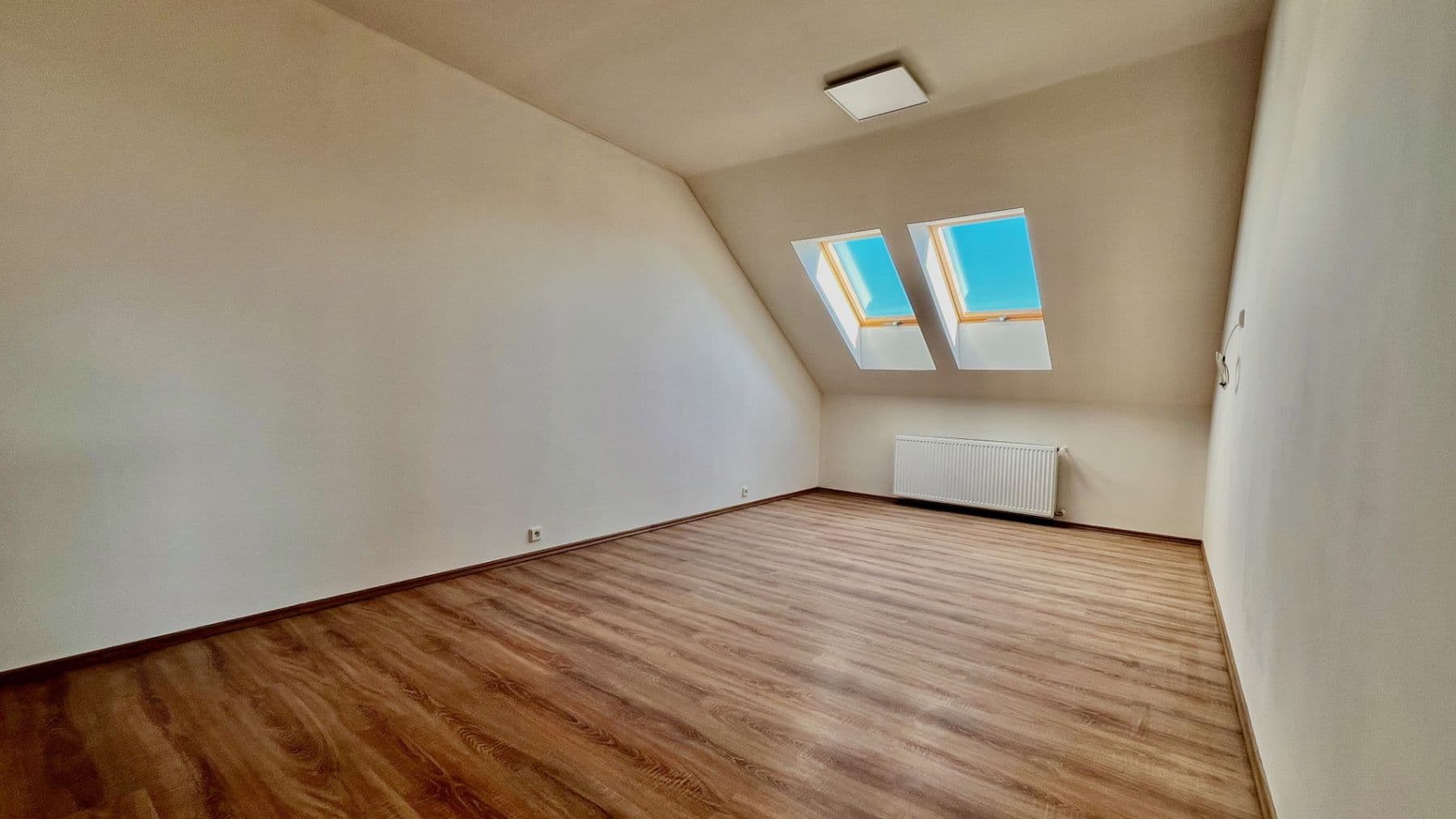 Pronájem bytu 4+kk 125 m², Kounice, Středočeský kraj Pronájem bytu 4+kk 125 m², Kounice, Středočeský kraj