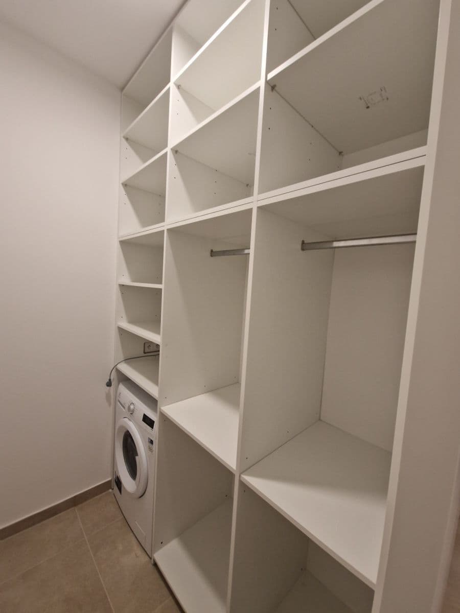 Pronájem bytu 1+kk 46 m², K Červenému vrchu, Praha, Praha Pronájem bytu 1+kk 46 m², K Červenému vrchu, Praha, Praha