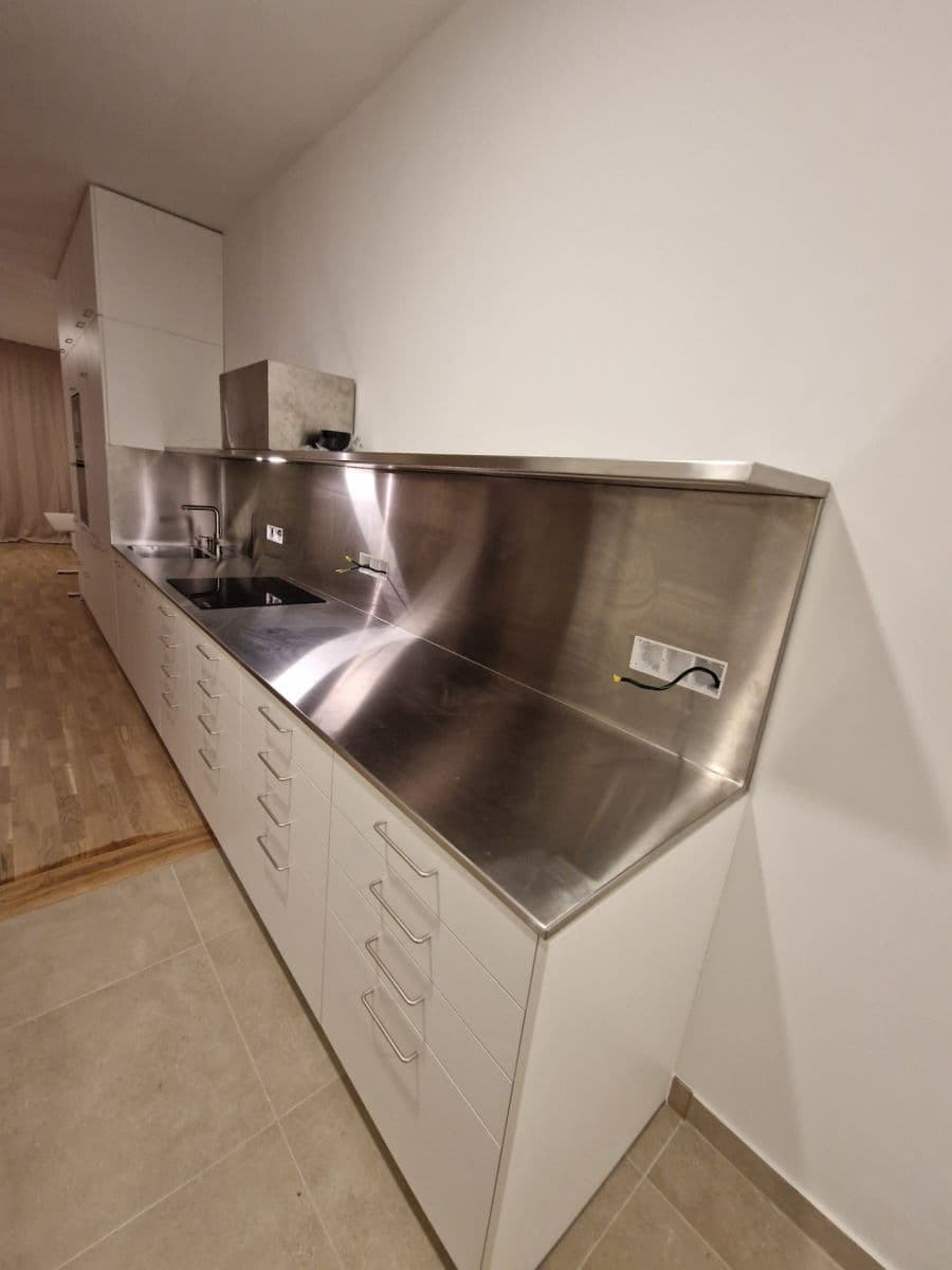 Pronájem bytu 1+kk 46 m², K Červenému vrchu, Praha, Praha Pronájem bytu 1+kk 46 m², K Červenému vrchu, Praha, Praha