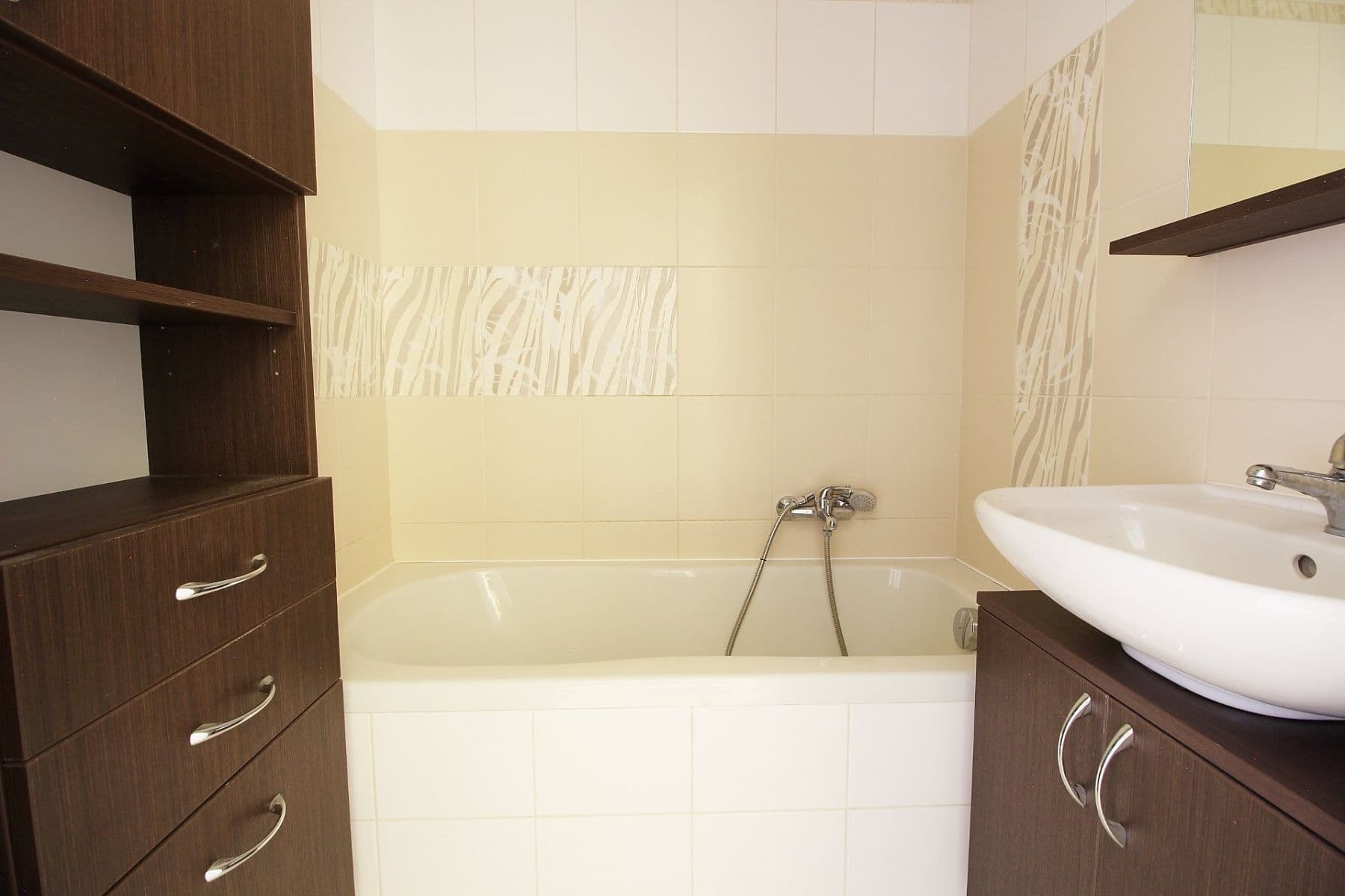 Pronájem bytu 2+1 52 m², Počernická, Praha, Praha Pronájem bytu 2+1 52 m², Počernická, Praha, Praha