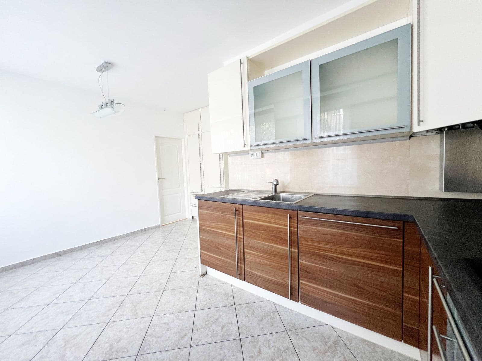 Pronájem bytu 3+1 72 m², Na Šutce, Praha, Praha Pronájem bytu 3+1 72 m², Na Šutce, Praha, Praha