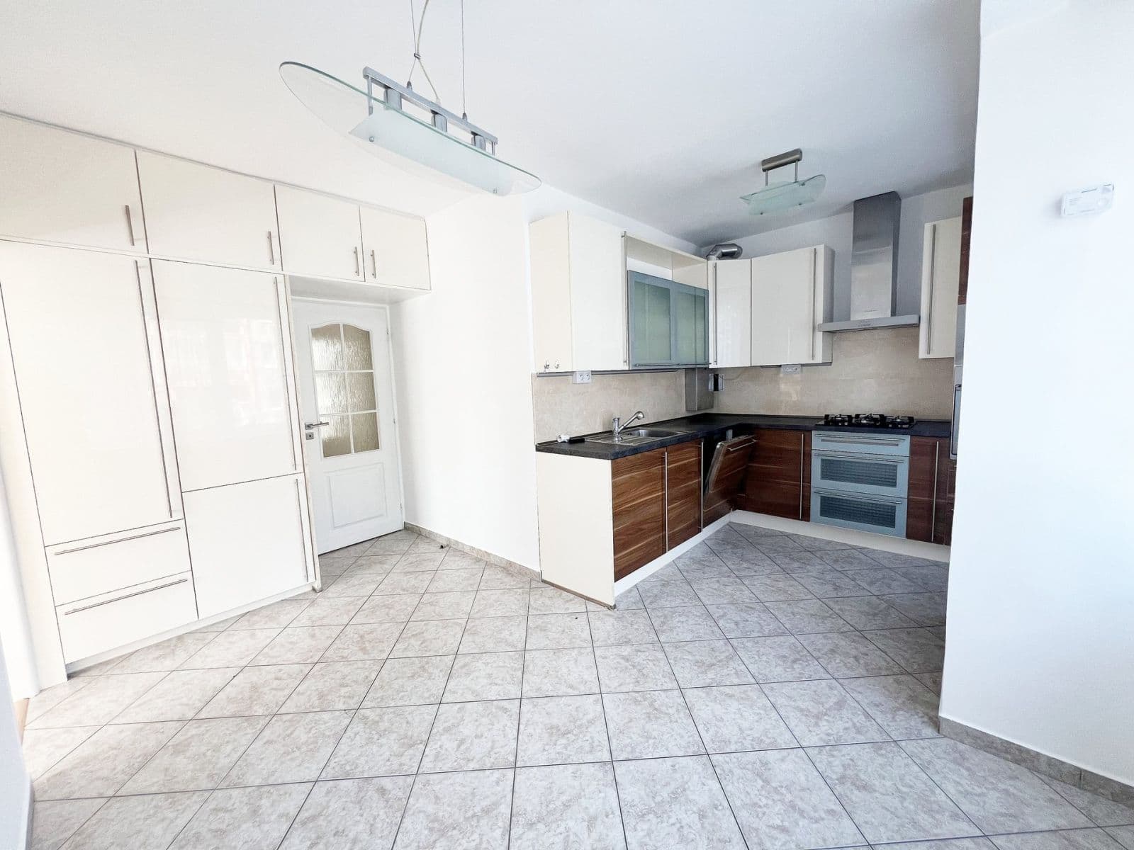 Pronájem bytu 3+1 72 m², Na Šutce, Praha, Praha Pronájem bytu 3+1 72 m², Na Šutce, Praha, Praha
