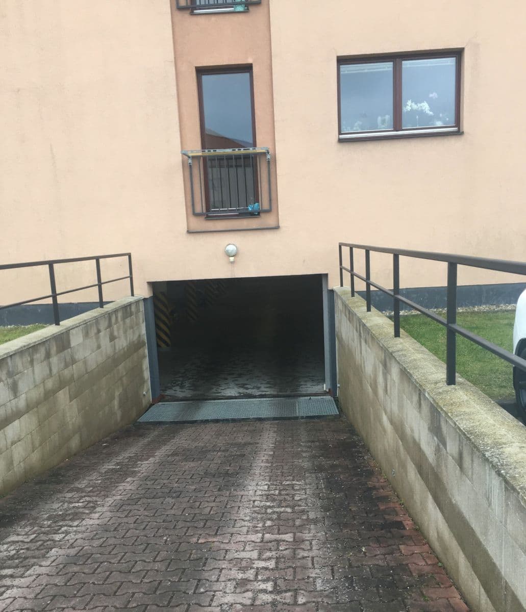Pronájem garáže 10 m², Jaroslava Foglara, Praha, Praha Pronájem garáže 10 m², Jaroslava Foglara, Praha, Praha