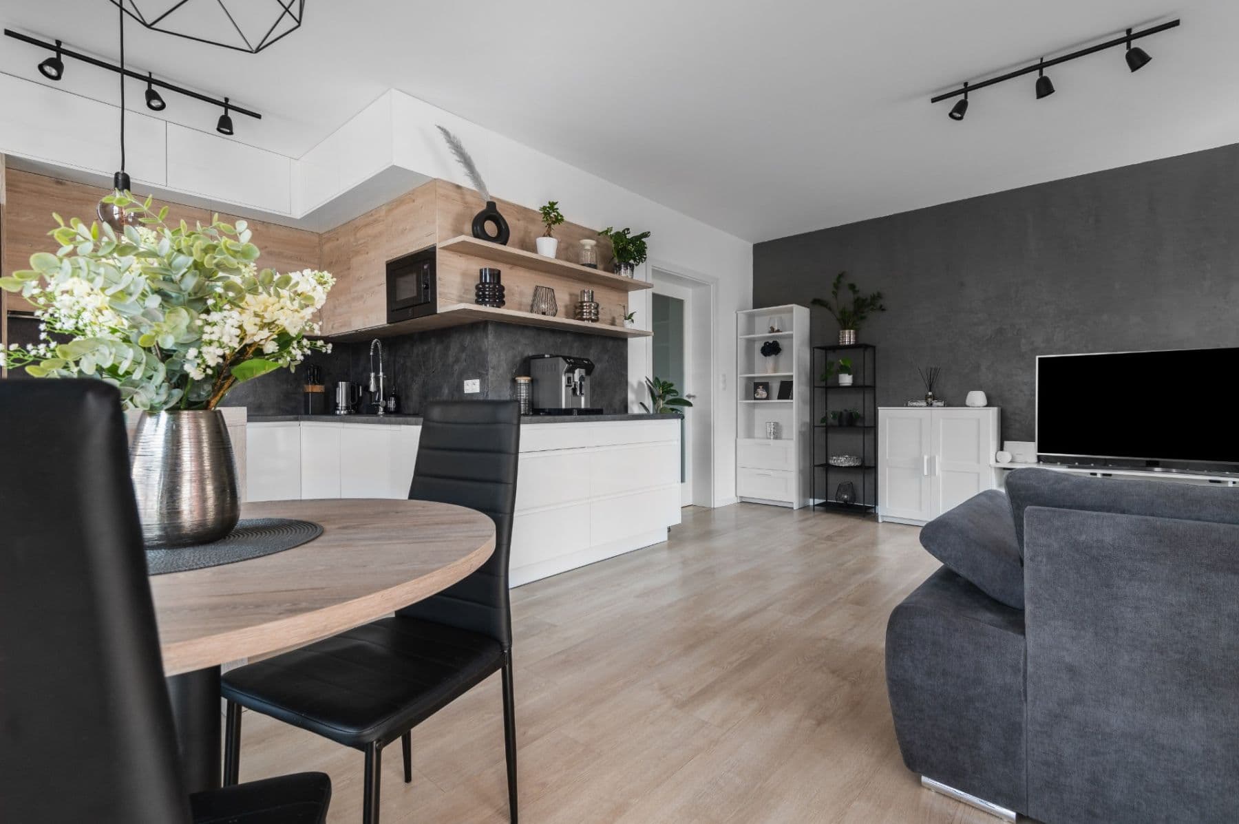 Prodej bytu 2+kk 65 m², Zásmucká, Kolín, Středočeský kraj Prodej bytu 2+kk 65 m², Zásmucká, Kolín, Středočeský kraj