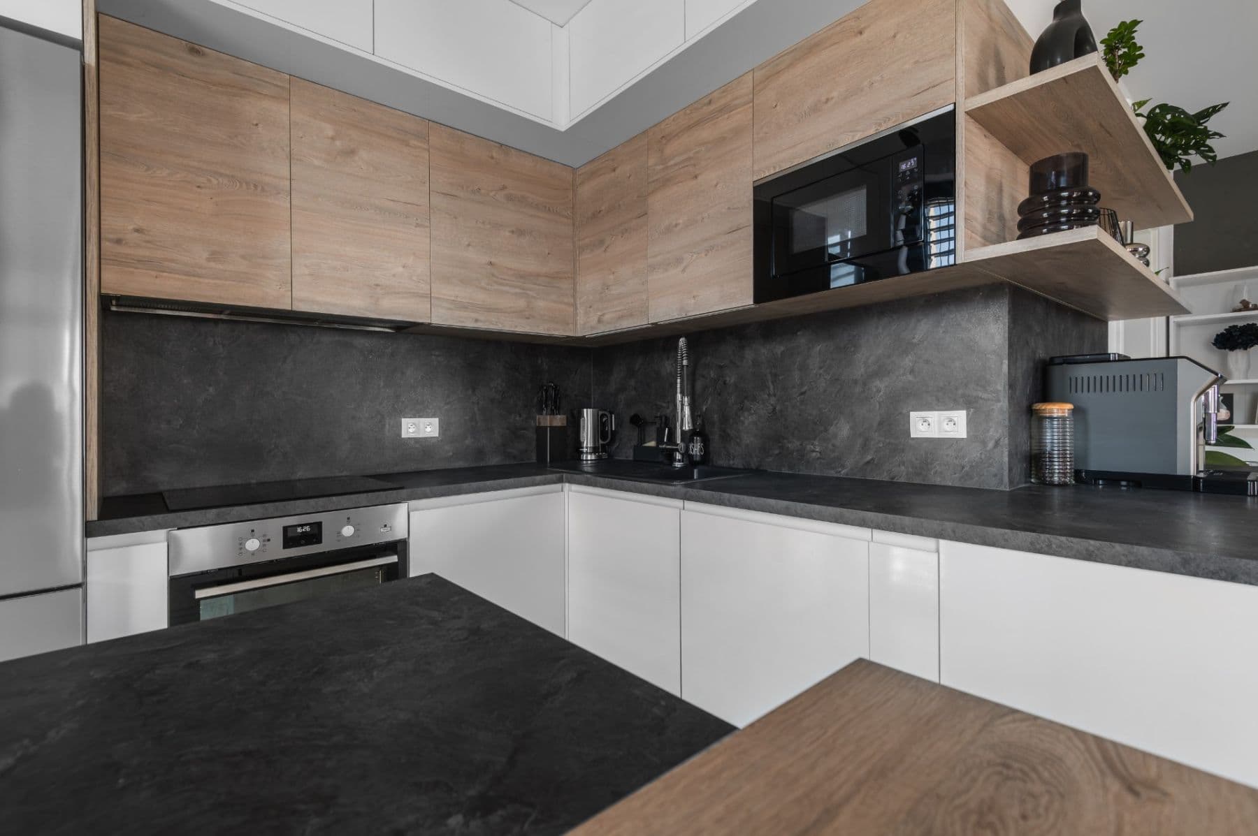 Prodej bytu 2+kk 65 m², Zásmucká, Kolín, Středočeský kraj Prodej bytu 2+kk 65 m², Zásmucká, Kolín, Středočeský kraj