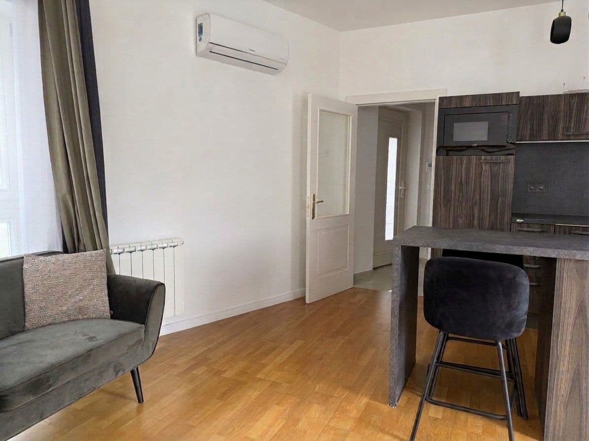 Prodej bytu 1+kk 81 m², Záhřebská, Praha, Praha Prodej bytu 1+kk 81 m², Záhřebská, Praha, Praha