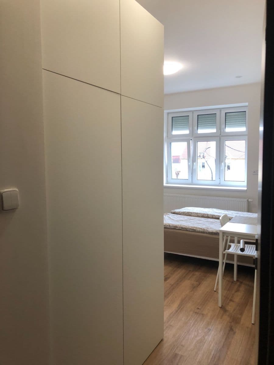 Pronájem bytu 1+kk 20 m², Bělohorská, Praha, Praha Pronájem bytu 1+kk 20 m², Bělohorská, Praha, Praha