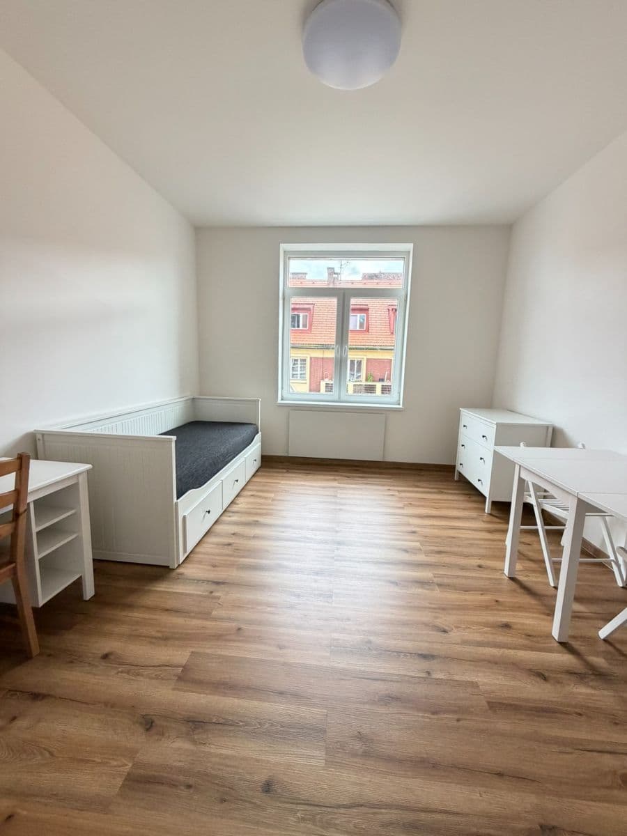 Pronájem bytu 1+kk 24 m², Písecká, Praha, Praha Pronájem bytu 1+kk 24 m², Písecká, Praha, Praha