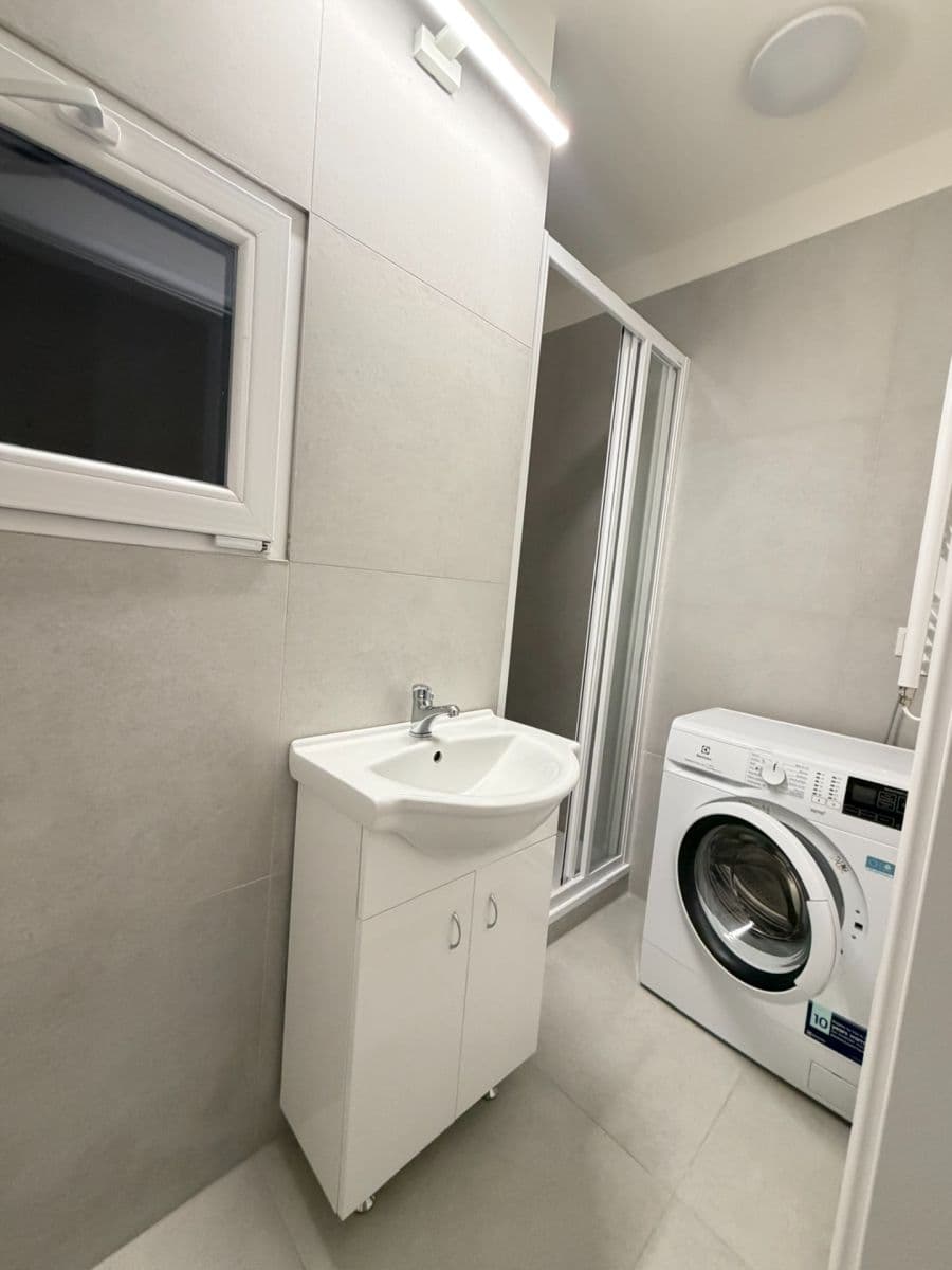 Pronájem bytu 1+kk 24 m², Písecká, Praha, Praha Pronájem bytu 1+kk 24 m², Písecká, Praha, Praha