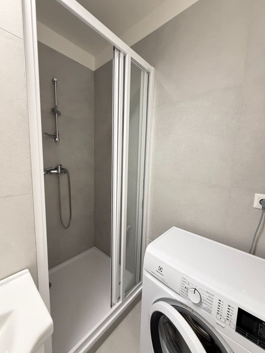 Pronájem bytu 1+kk 24 m², Písecká, Praha, Praha Pronájem bytu 1+kk 24 m², Písecká, Praha, Praha