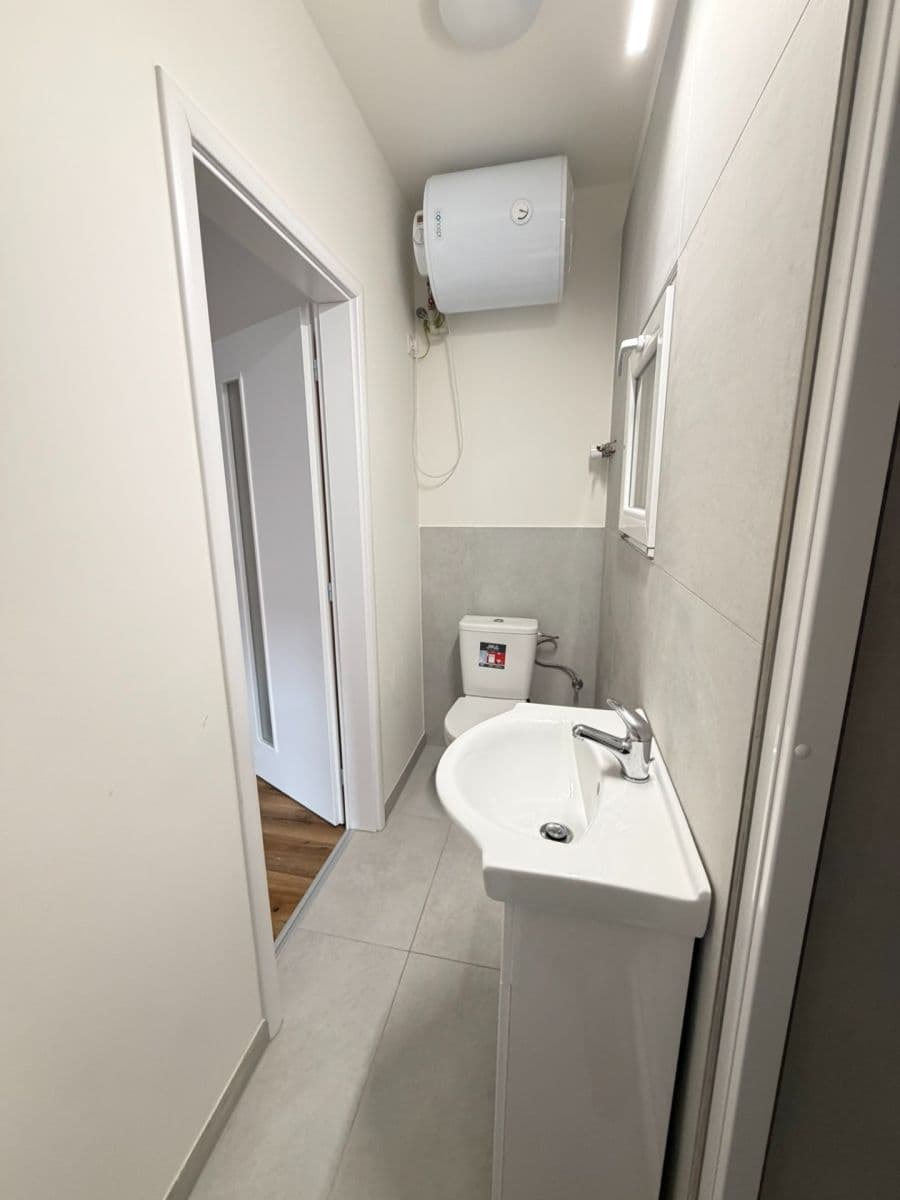 Pronájem bytu 1+kk 24 m², Písecká, Praha, Praha Pronájem bytu 1+kk 24 m², Písecká, Praha, Praha