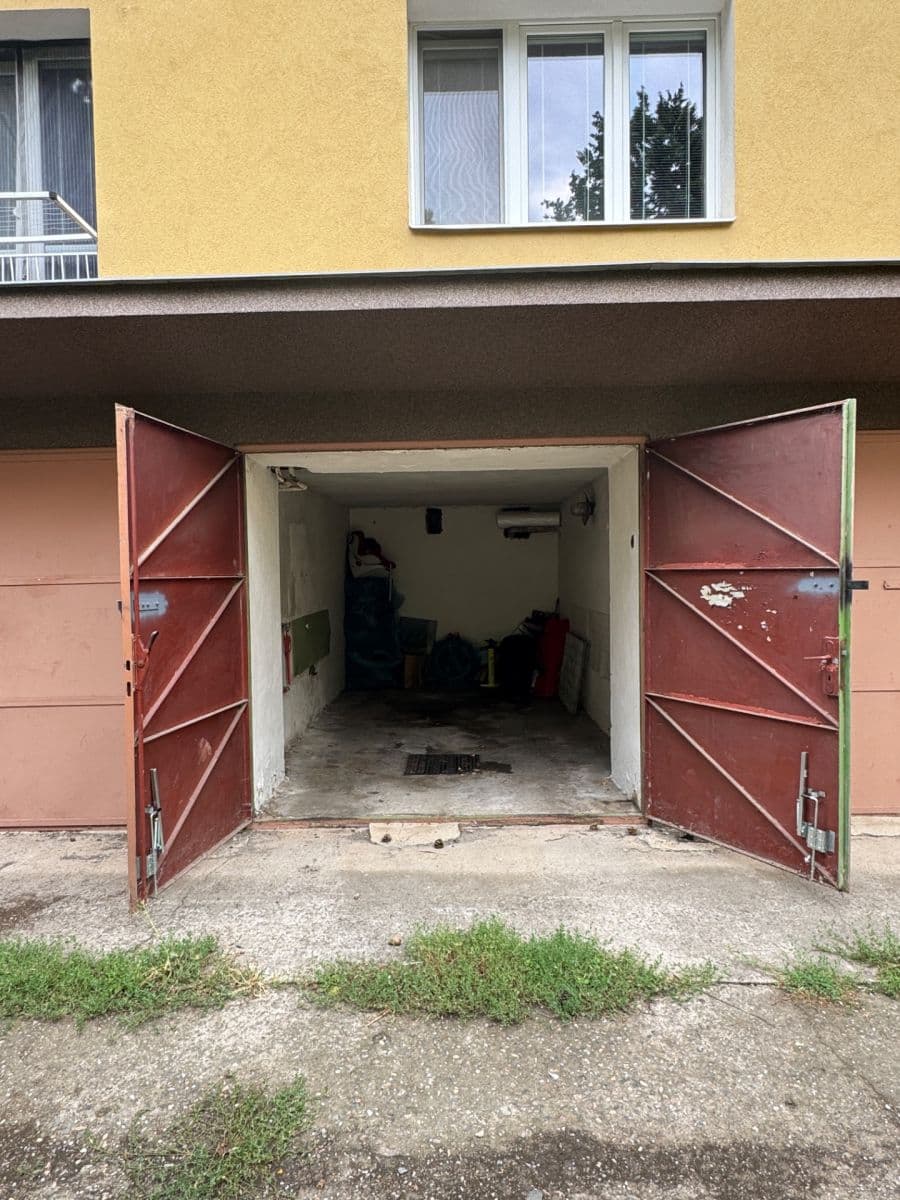 Prodej garáže 15 m², Na Magistrále, Kolín, Středočeský kraj Prodej garáže 15 m², Na Magistrále, Kolín, Středočeský kraj