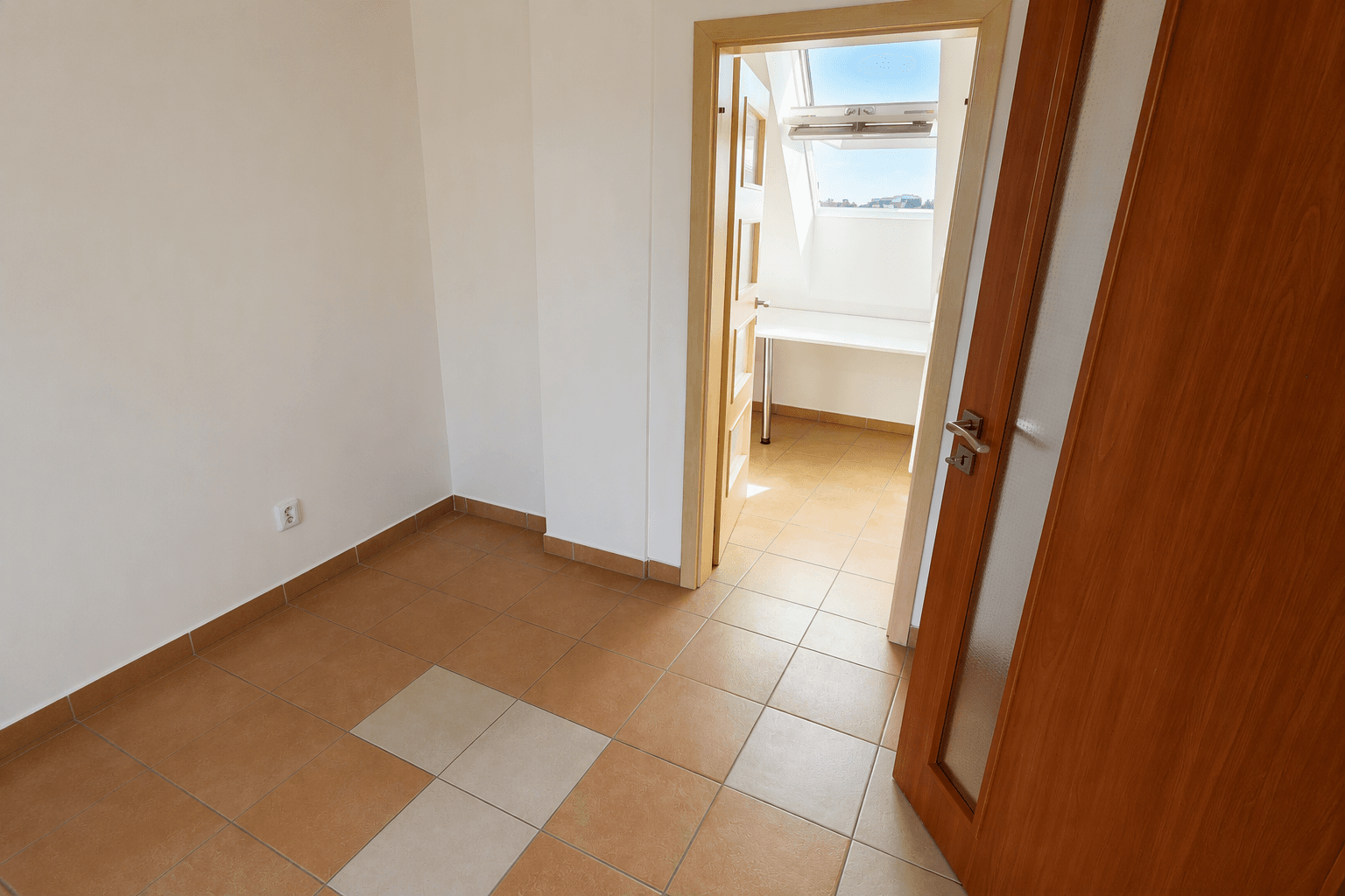 Pronájem bytu 4+kk 109 m², Pod Lipami, Praha, Praha Pronájem bytu 4+kk 109 m², Pod Lipami, Praha, Praha