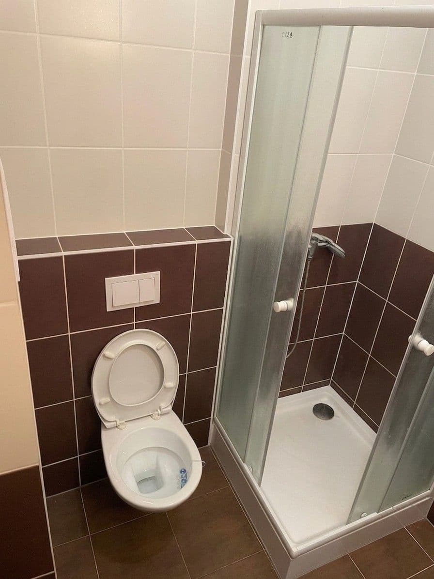 Pronájem bytu 1+kk 30 m², Jaroslava Holečka, Kladno, Středočeský kraj Pronájem bytu 1+kk 30 m², Jaroslava Holečka, Kladno, Středočeský kraj