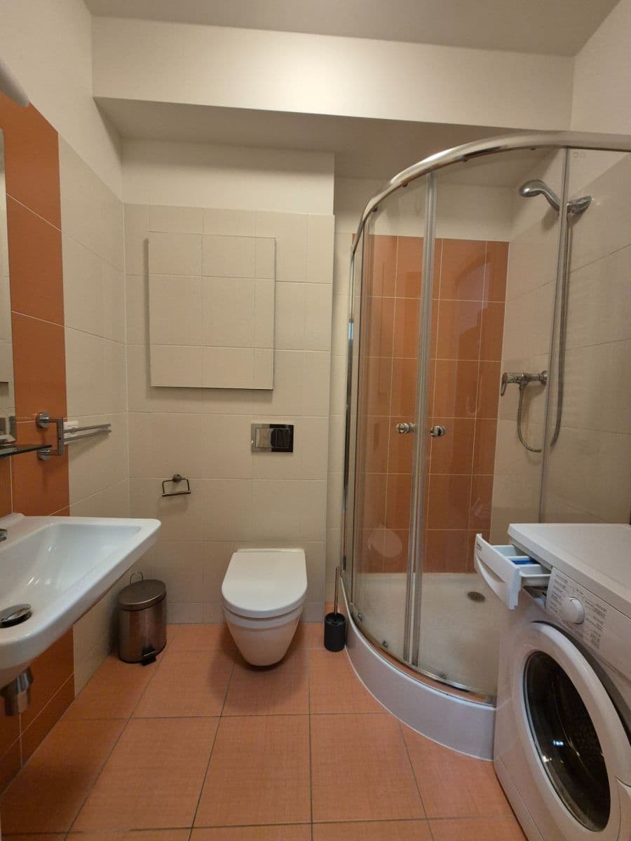 Pronájem bytu 1+kk 33 m², Freyova, Praha, Praha Pronájem bytu 1+kk 33 m², Freyova, Praha, Praha