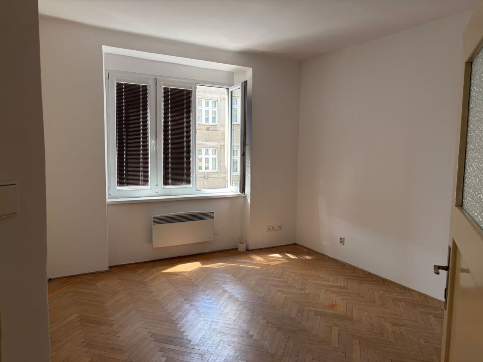 Pronájem bytu 2+1 70 m², Minská, Praha, Praha Pronájem bytu 2+1 70 m², Minská, Praha, Praha