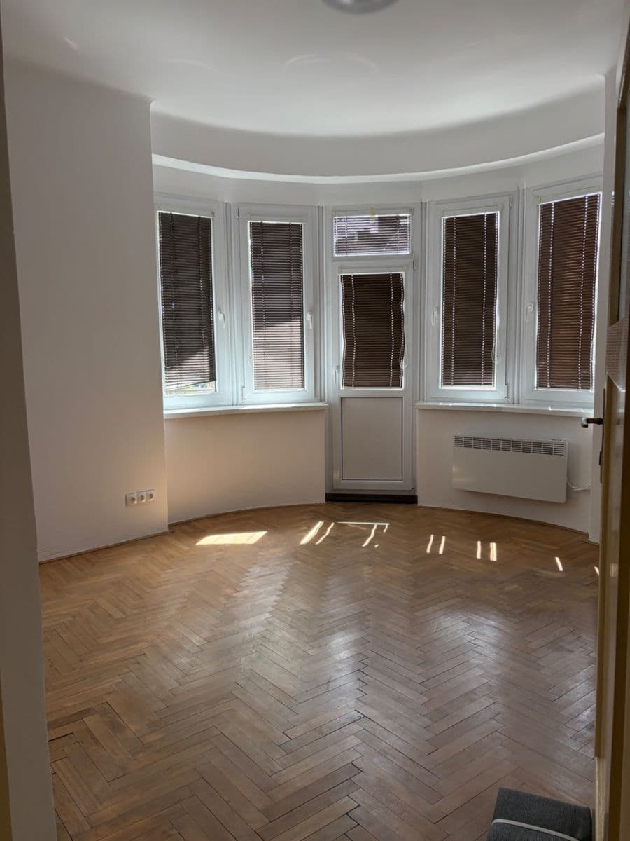 Pronájem bytu 2+1 70 m², Minská, Praha, Praha Pronájem bytu 2+1 70 m², Minská, Praha, Praha