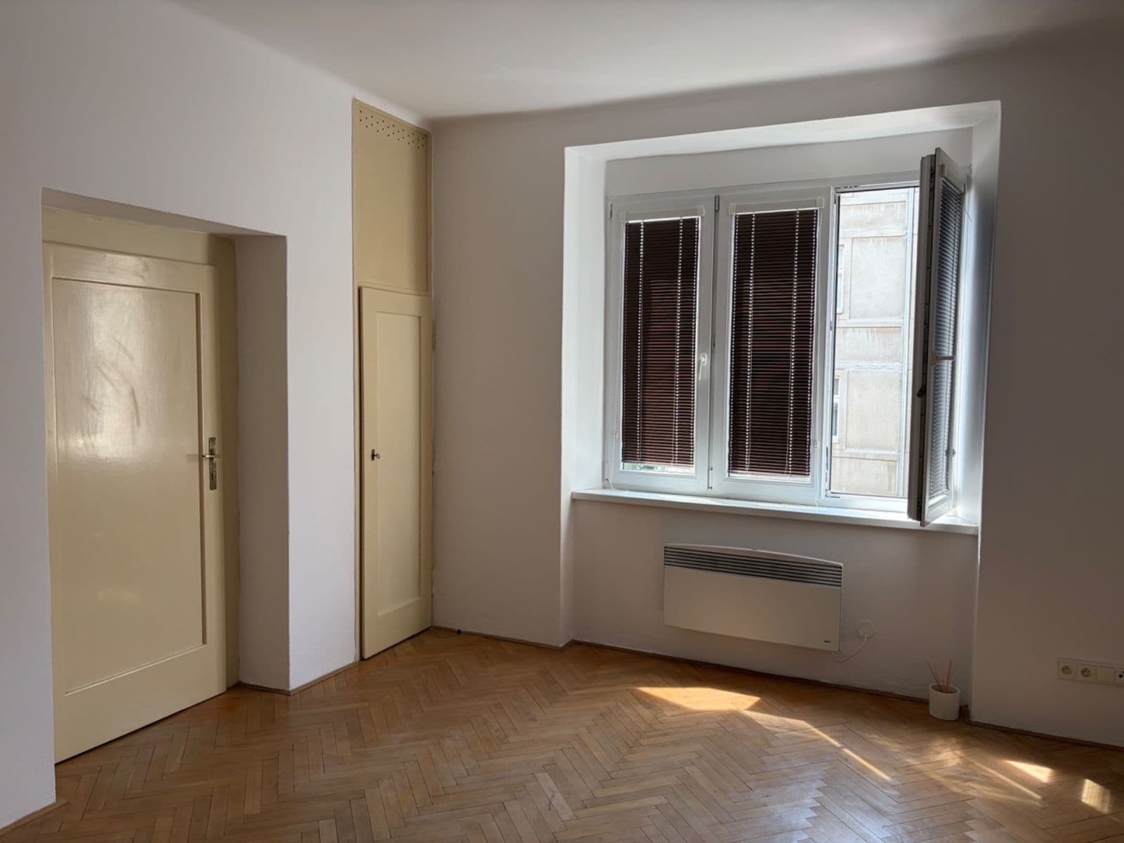 Pronájem bytu 2+1 70 m², Minská, Praha, Praha Pronájem bytu 2+1 70 m², Minská, Praha, Praha