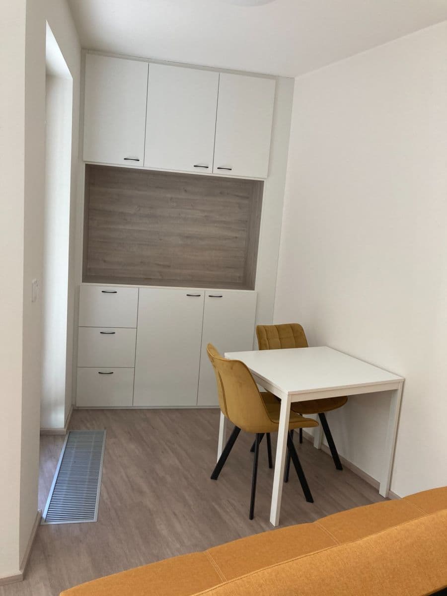 Pronájem bytu 1+kk 31 m², Šternovská, Praha, Praha Pronájem bytu 1+kk 31 m², Šternovská, Praha, Praha