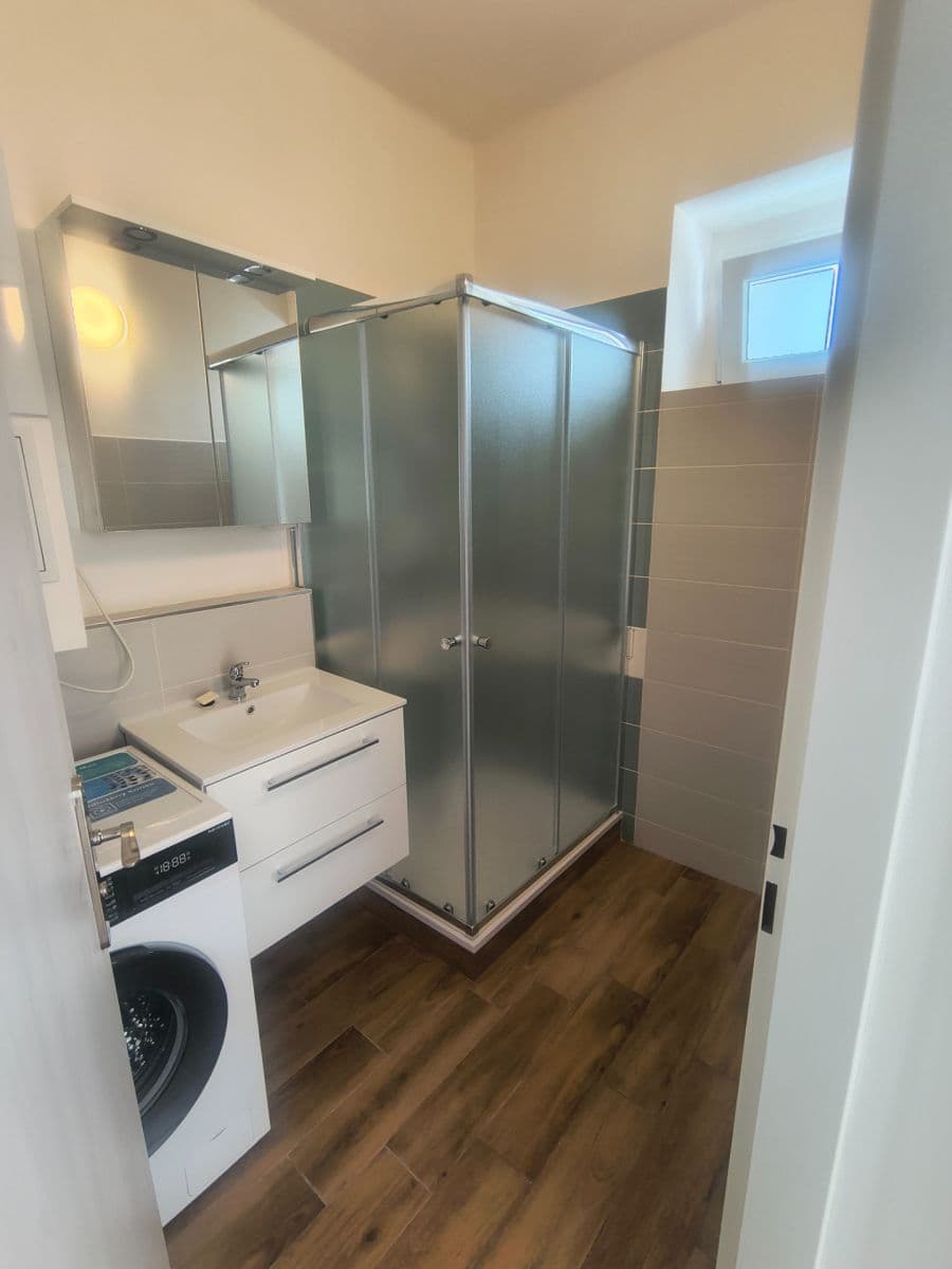 Pronájem bytu 3+1 74 m², Sladkovského, Kolín, Středočeský kraj Pronájem bytu 3+1 74 m², Sladkovského, Kolín, Středočeský kraj
